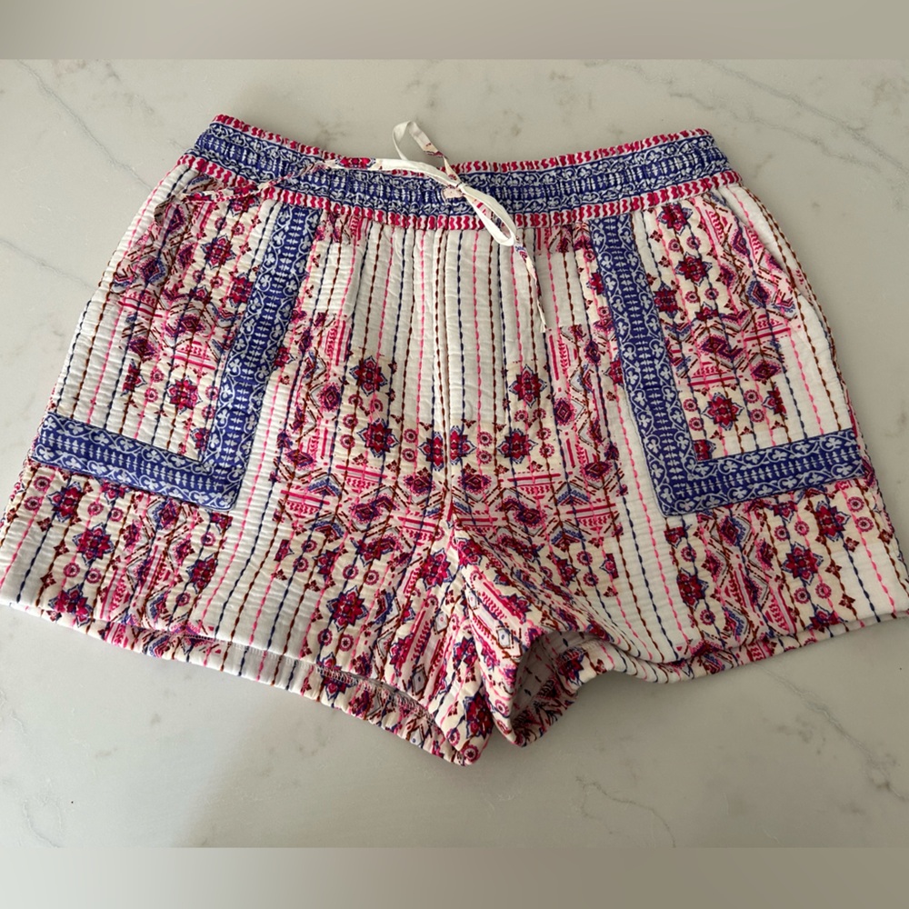 Zara quilted embroidered shorts • perfect condition • size L